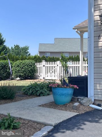 677 HONEYSUCKLE WAY, Pennsburg, PA 18073