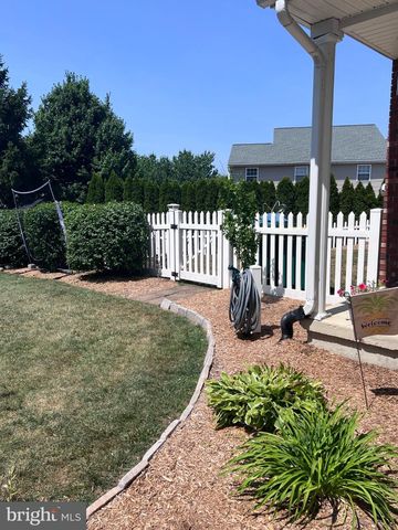 677 HONEYSUCKLE WAY, Pennsburg, PA 18073