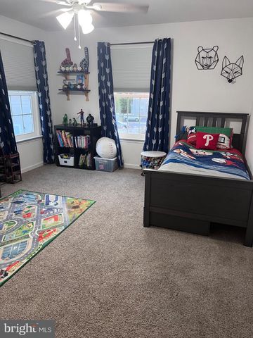 677 HONEYSUCKLE WAY, Pennsburg, PA 18073