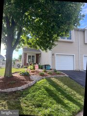 677 HONEYSUCKLE WAY, Pennsburg, PA 18073