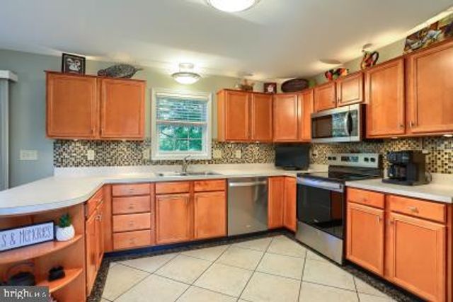 5425 BARBARA DR, Mechanicsburg, PA 17050