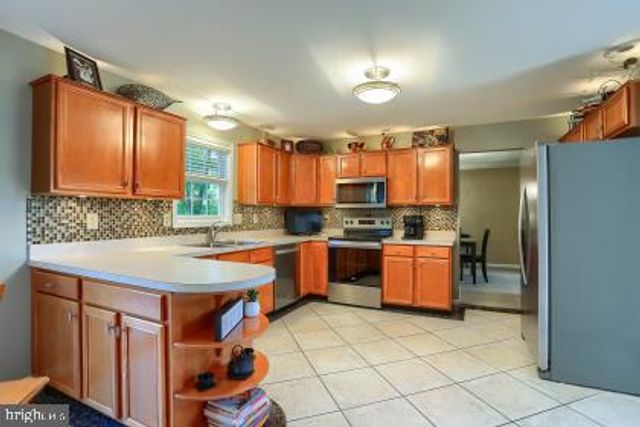 5425 BARBARA DR, Mechanicsburg, PA 17050