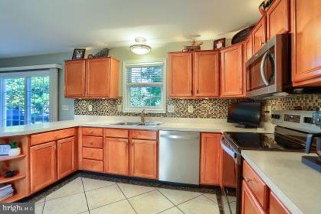 5425 BARBARA DR, Mechanicsburg, PA 17050