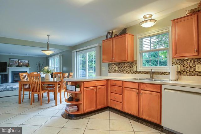 5425 BARBARA DR, Mechanicsburg, PA 17050