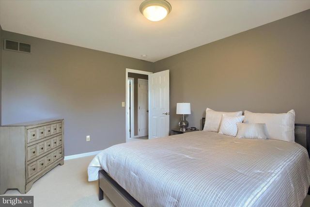5425 BARBARA DR, Mechanicsburg, PA 17050