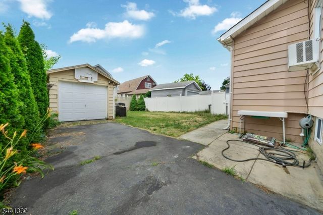 68 Birch St, Bloomfield Twp., NJ 07003