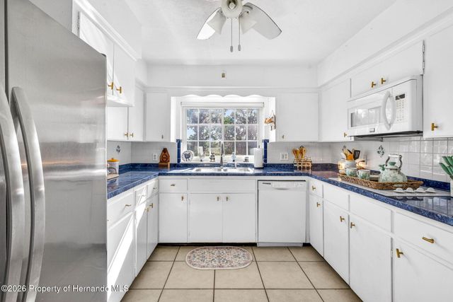 5068 Lakewood Drive, Dade City, FL 33523