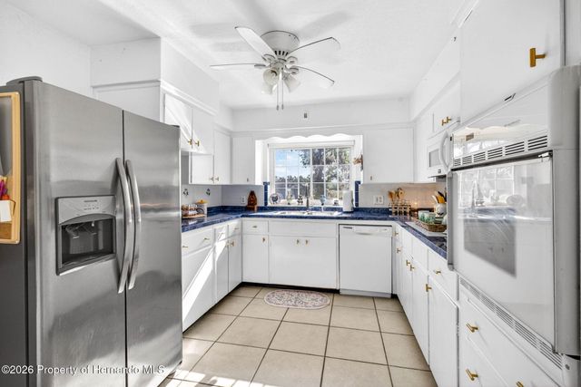 5068 Lakewood Drive, Dade City, FL 33523