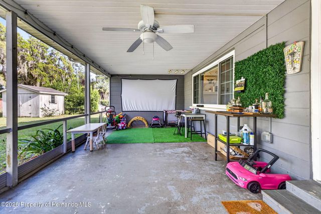 5068 Lakewood Drive, Dade City, FL 33523