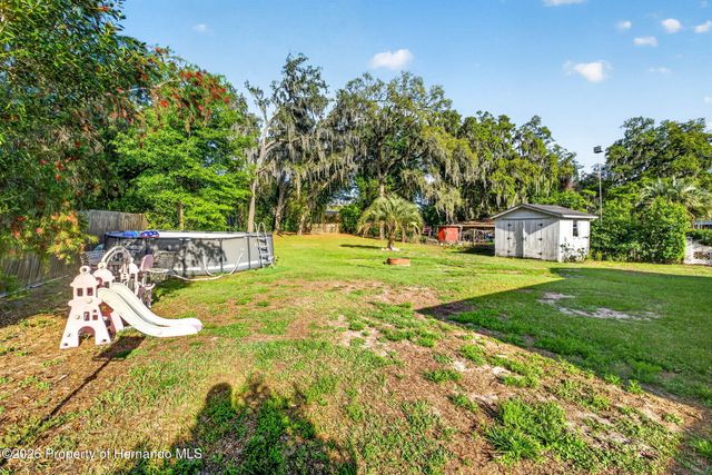 5068 Lakewood Drive, Dade City, FL 33523