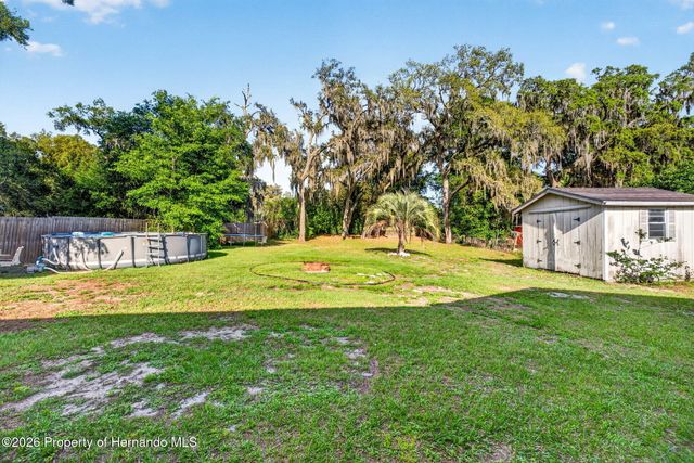 5068 Lakewood Drive, Dade City, FL 33523