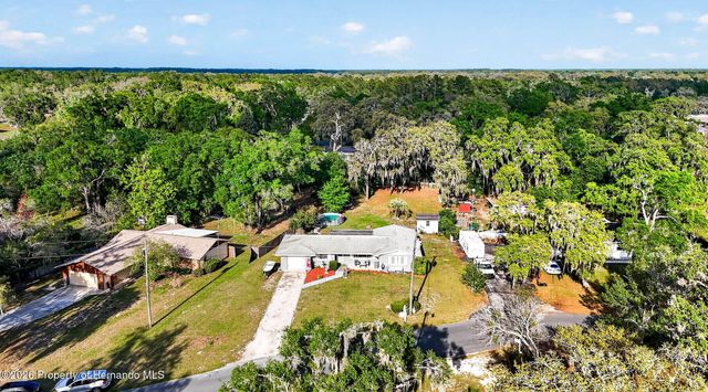 5068 Lakewood Drive, Dade City, FL 33523