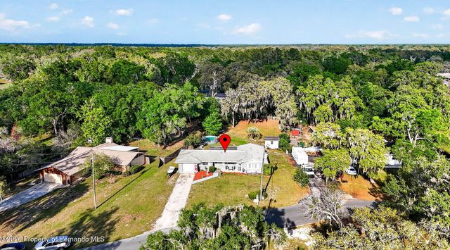 5068 Lakewood Drive, Dade City, FL 33523