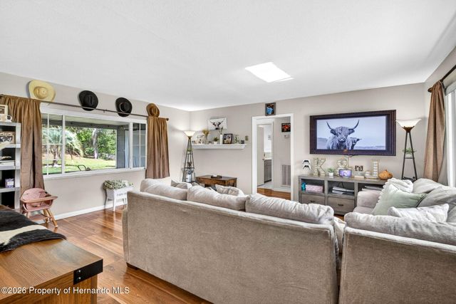 5068 Lakewood Drive, Dade City, FL 33523