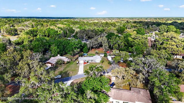 5068 Lakewood Drive, Dade City, FL 33523