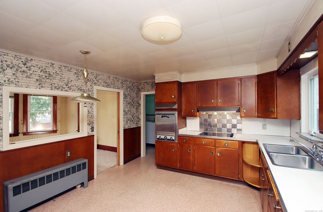 21 Cherry Street, Seymour, CT 06483