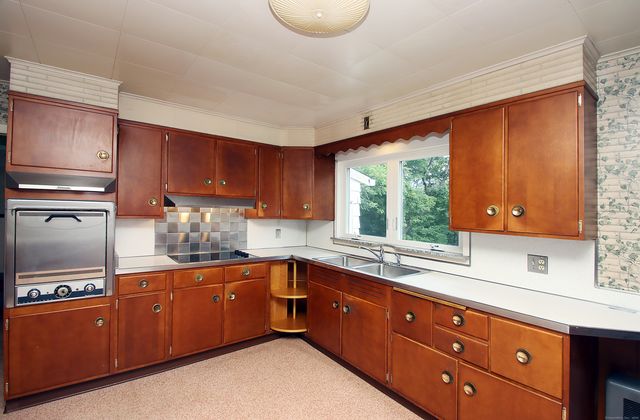 21 Cherry Street, Seymour, CT 06483