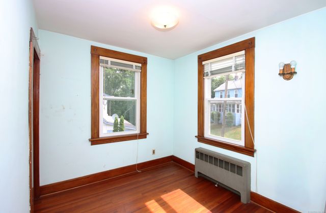 21 Cherry Street, Seymour, CT 06483