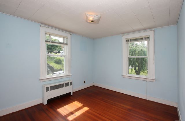 21 Cherry Street, Seymour, CT 06483