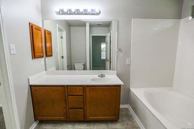 6915 CUTTING CRK, San Antonio, TX 78244
