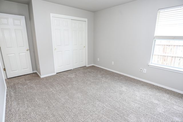6915 CUTTING CRK, San Antonio, TX 78244