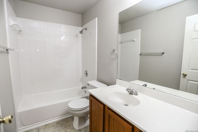 6915 CUTTING CRK, San Antonio, TX 78244