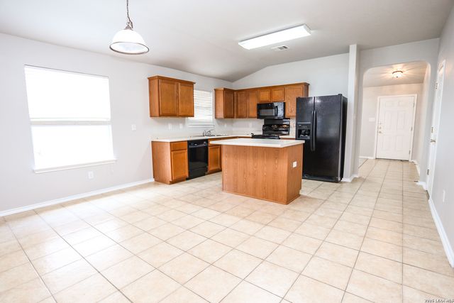6915 CUTTING CRK, San Antonio, TX 78244