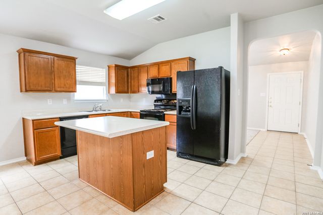 6915 CUTTING CRK, San Antonio, TX 78244