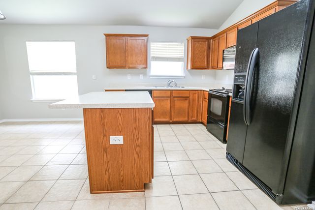 6915 CUTTING CRK, San Antonio, TX 78244