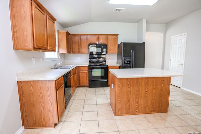 6915 CUTTING CRK, San Antonio, TX 78244