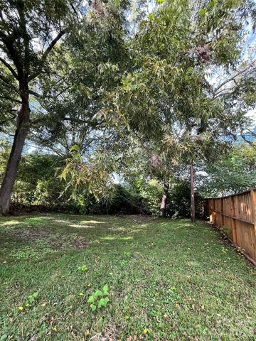 107 E Georgia Avenue, Bessemer City, NC 28016