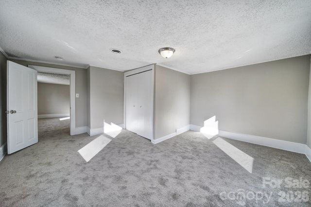 107 E Georgia Avenue, Bessemer City, NC 28016