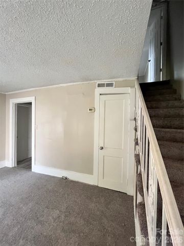 107 E Georgia Avenue, Bessemer City, NC 28016