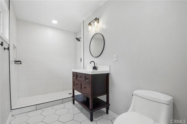 100 W Bort Street, Long Beach, CA 90805