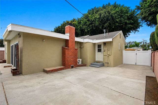 100 W Bort Street, Long Beach, CA 90805