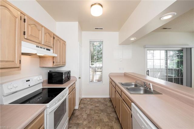 524 Furman Court CT, Virginia Beach, VA 23462