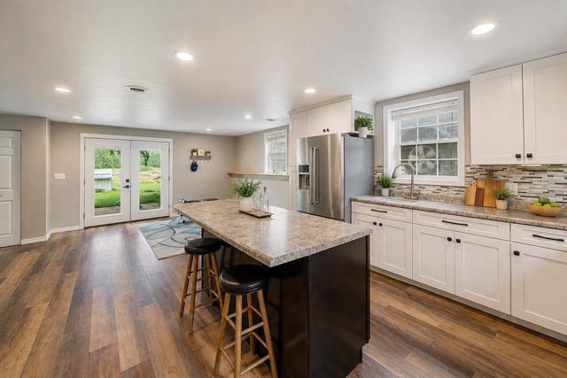 714 GIESE STREET, Hortonville, WI 54944