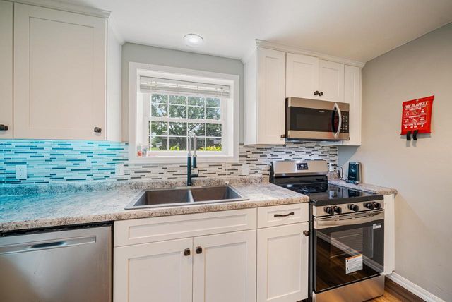 714 GIESE STREET, Hortonville, WI 54944
