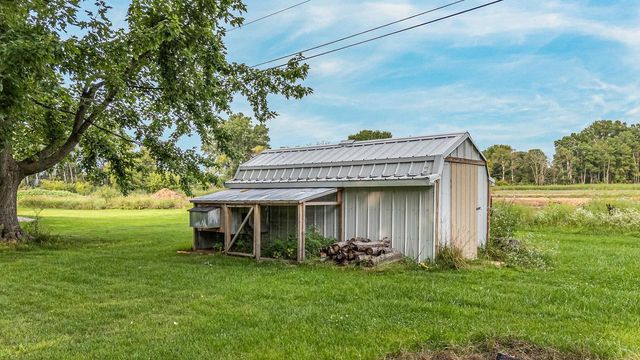 714 GIESE STREET, Hortonville, WI 54944