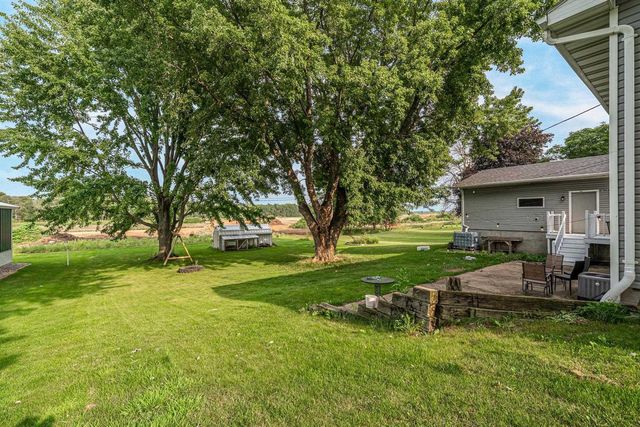 714 GIESE STREET, Hortonville, WI 54944