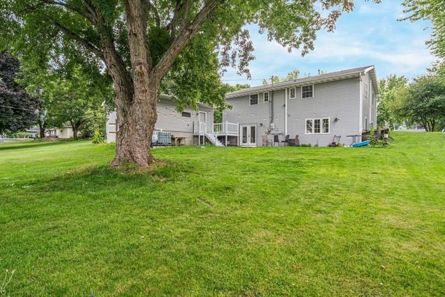 714 GIESE STREET, Hortonville, WI 54944