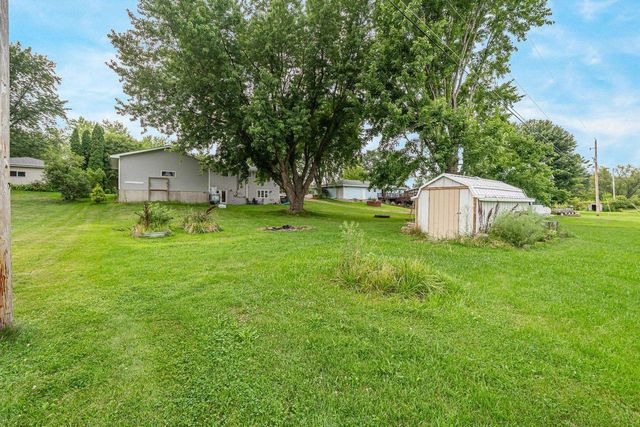 714 GIESE STREET, Hortonville, WI 54944