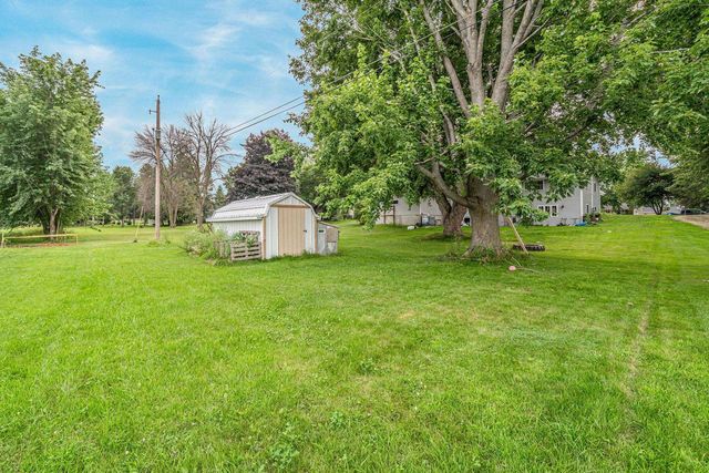 714 GIESE STREET, Hortonville, WI 54944