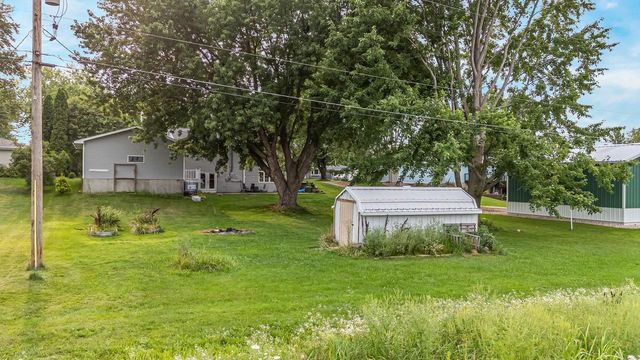 714 GIESE STREET, Hortonville, WI 54944