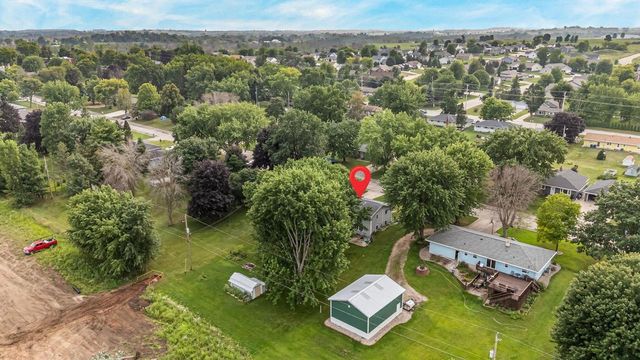 714 GIESE STREET, Hortonville, WI 54944