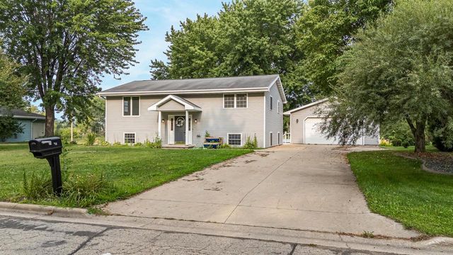 714 GIESE STREET, Hortonville, WI 54944