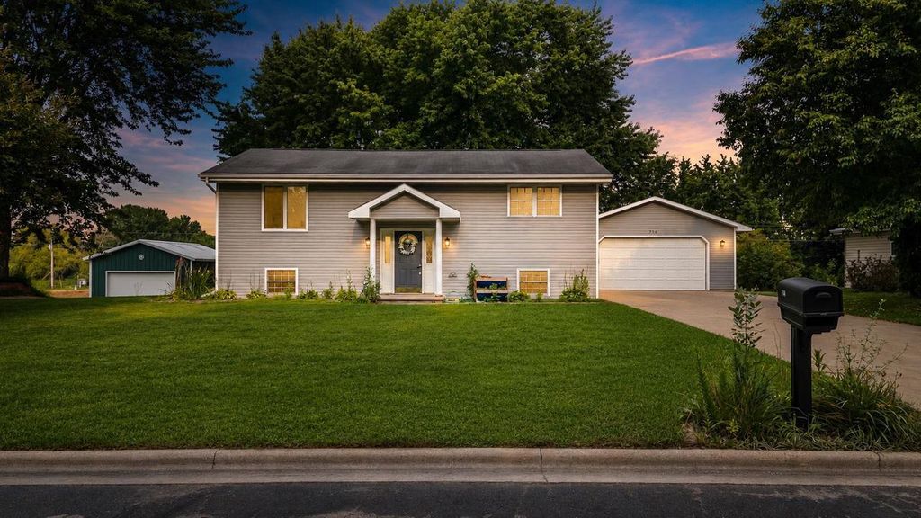 714 GIESE STREET, Hortonville, WI 54944