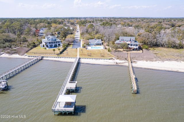 6131 River Sound Circle, Southport, NC 28461