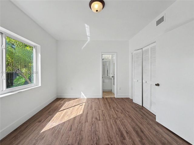 4725 NW 104th Avenue, Doral, FL 33178