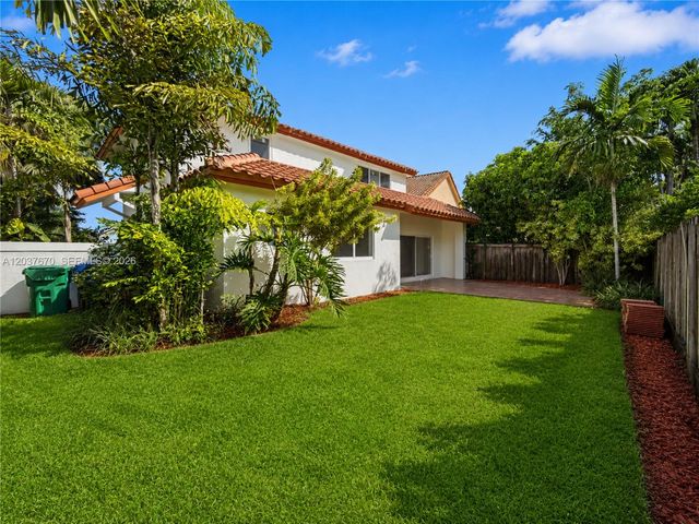 4725 NW 104th Avenue, Doral, FL 33178